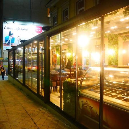 Tim Apartment Sarajevo With Private Parking ภายนอก รูปภาพ