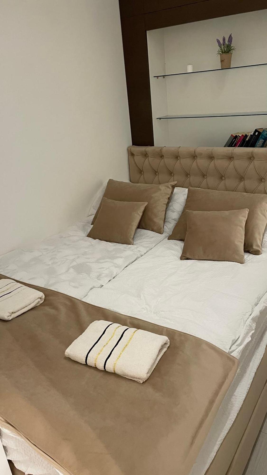 Tim Apartment Sarajevo With Private Parking ภายนอก รูปภาพ